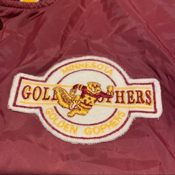 Used vintage Minnesota gophers windbreaker - Picture 5 of 9